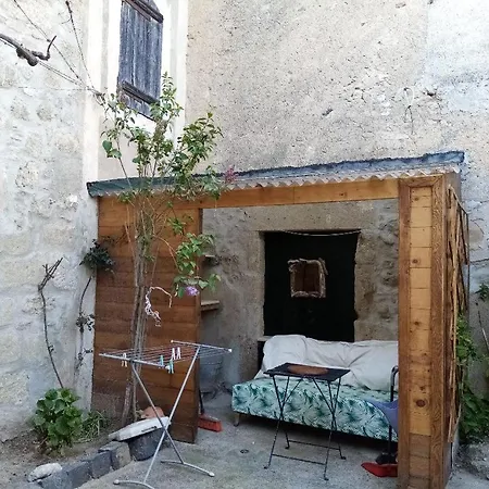 Maison De Campagne Avec Jaccuzi A Bulles كابيستانج