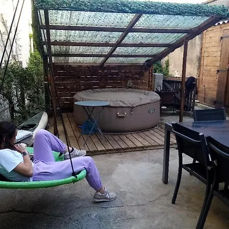 Maison De Campagne Avec Jaccuzi A Bulles