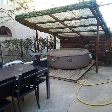 Maison De Campagne Avec Jaccuzi A Bulles *