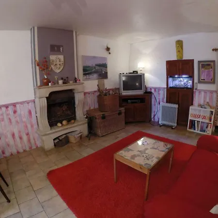 Maison De Campagne Avec Jaccuzi A Bulles بيت للعطل كابيستانج